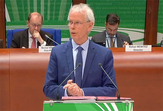 PACE President Tiny Kox addressing the Congress