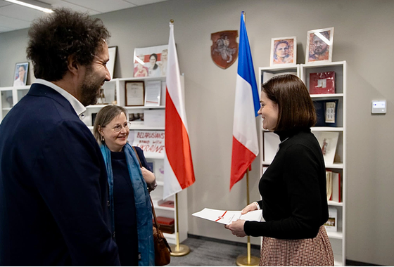 Paul Galles discusses the challenges faced by Belarusians in exile during a visit to Poland and Lithuania